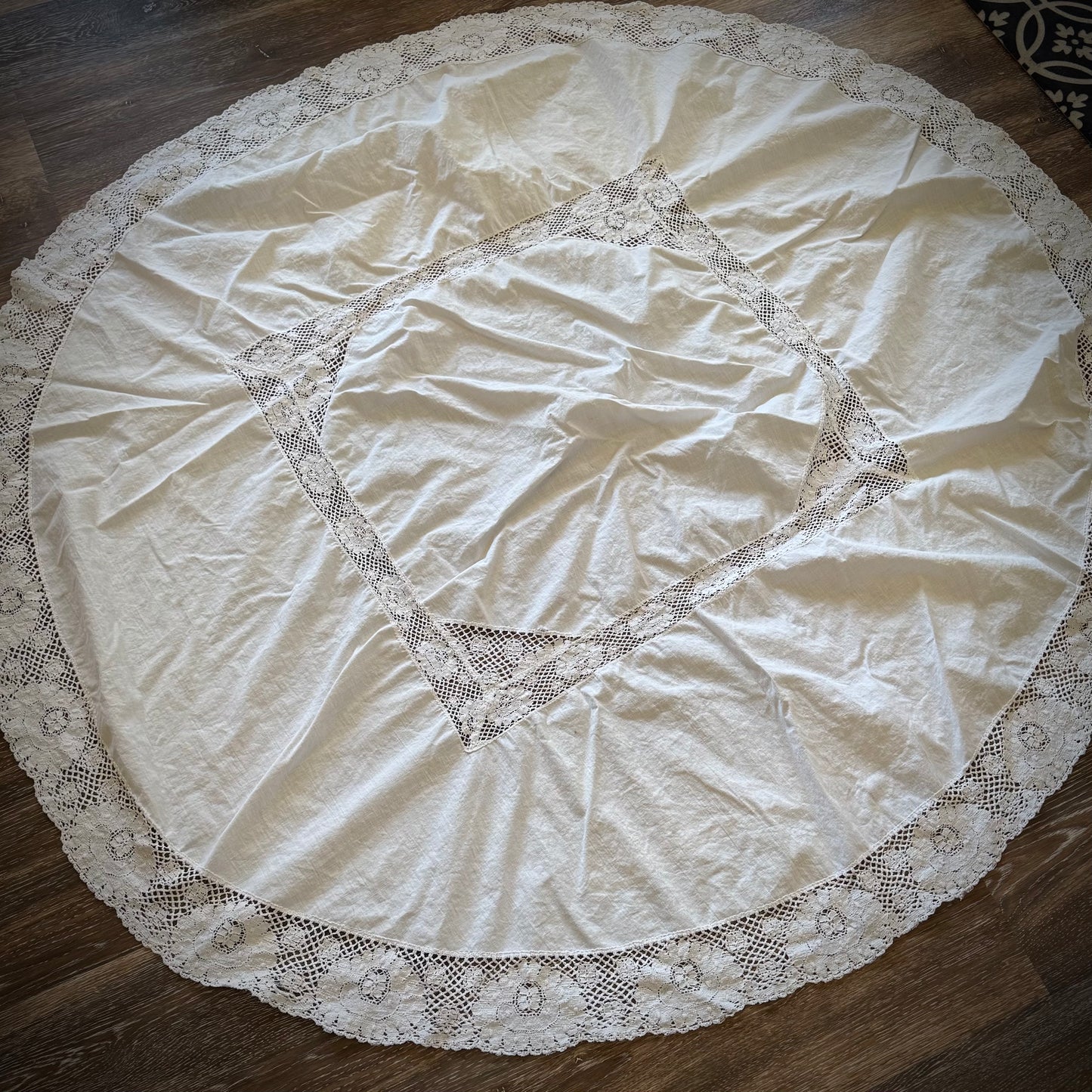 Vintage Round Altar Cloth - White