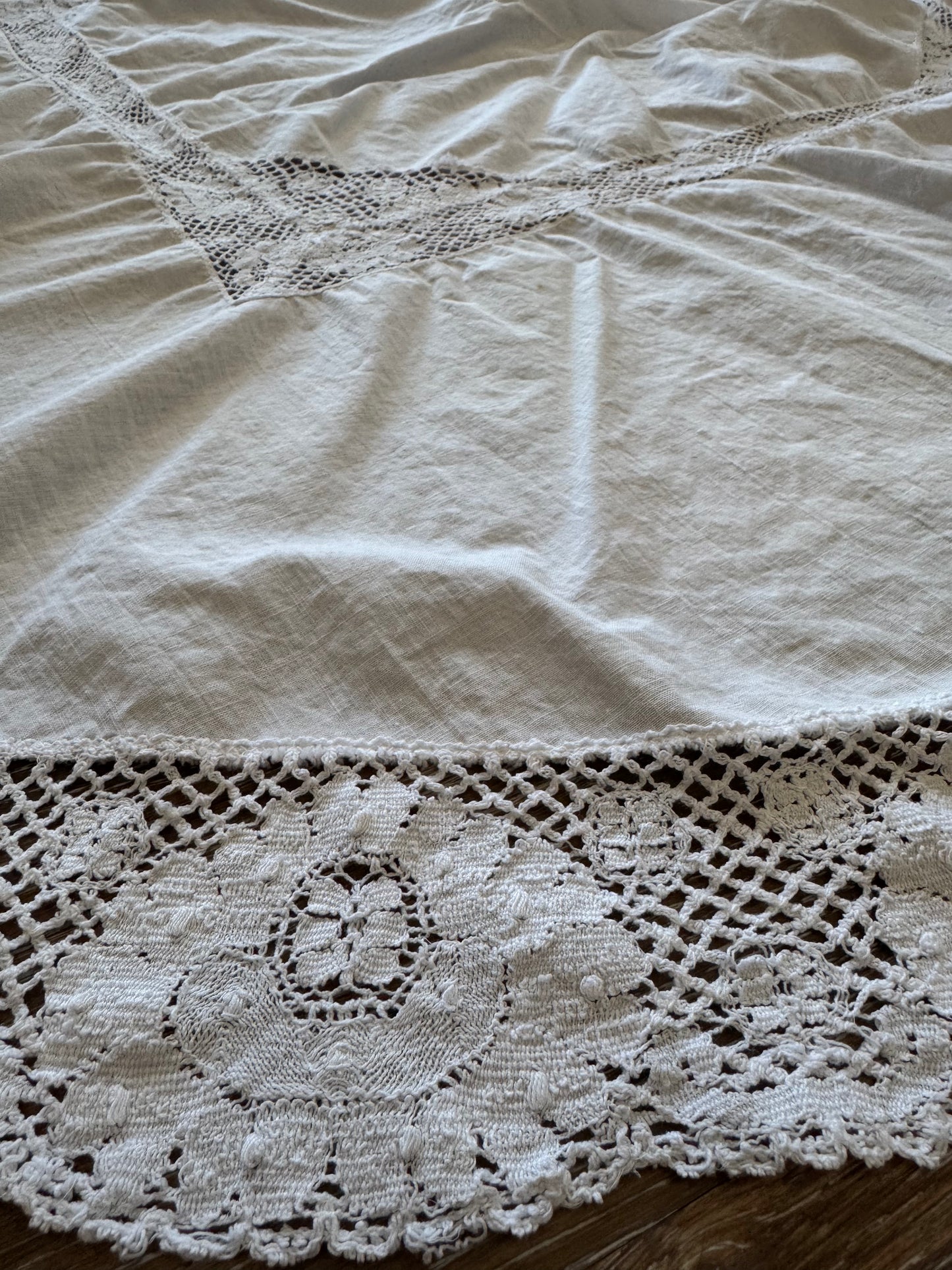 Vintage Round Altar Cloth - White